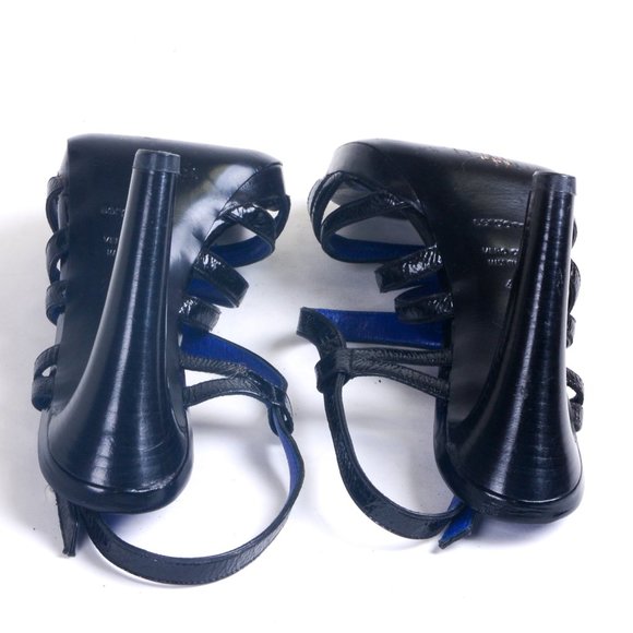 Gorgeous SERGIO ROSSI patent leather strappy black and blue pumps in EUC! - Picture 4 of 9